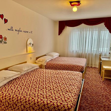 Hotel Europa سان مارتينو دي ديكاسْتْرْ المظهر الخارجي الصورة